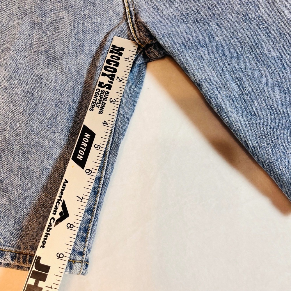 Vintage Levis 505 Mens Regular Fit Denim Shorts Light Wash Blue Jean Size 36 - Picture 5 of 9